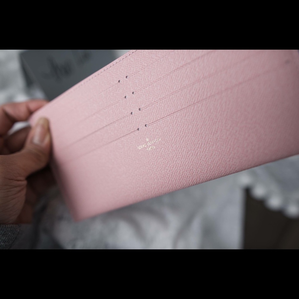 LV Felicie card holder insert in Rose Ballerine